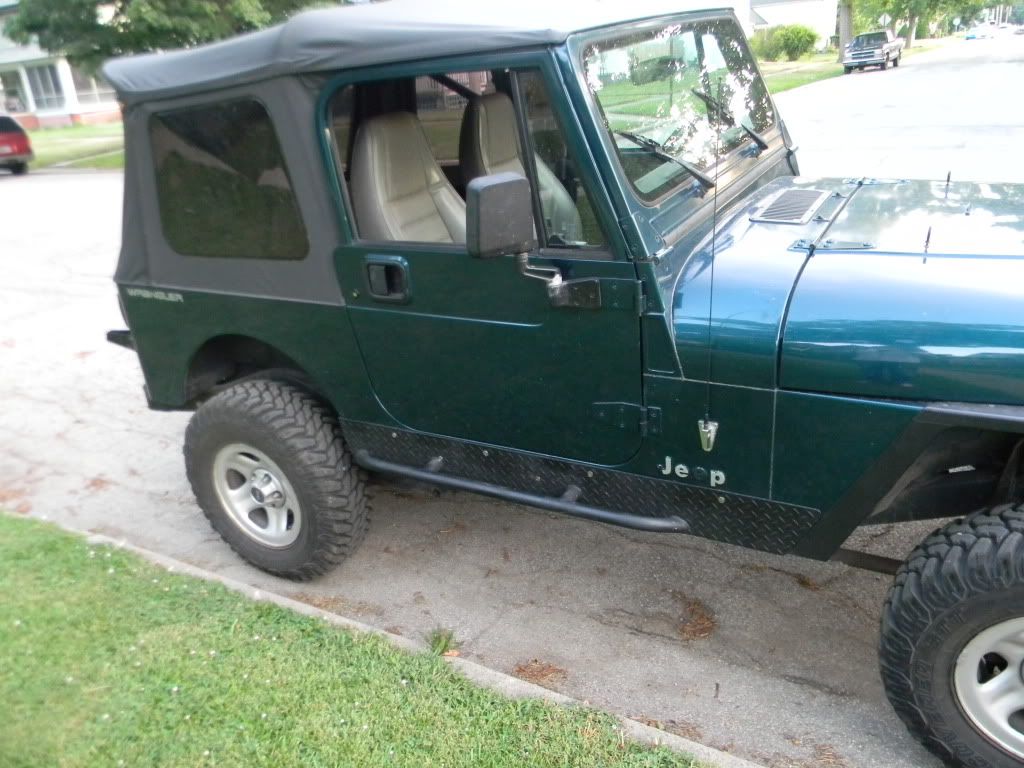 YJ with no rear fender flares.